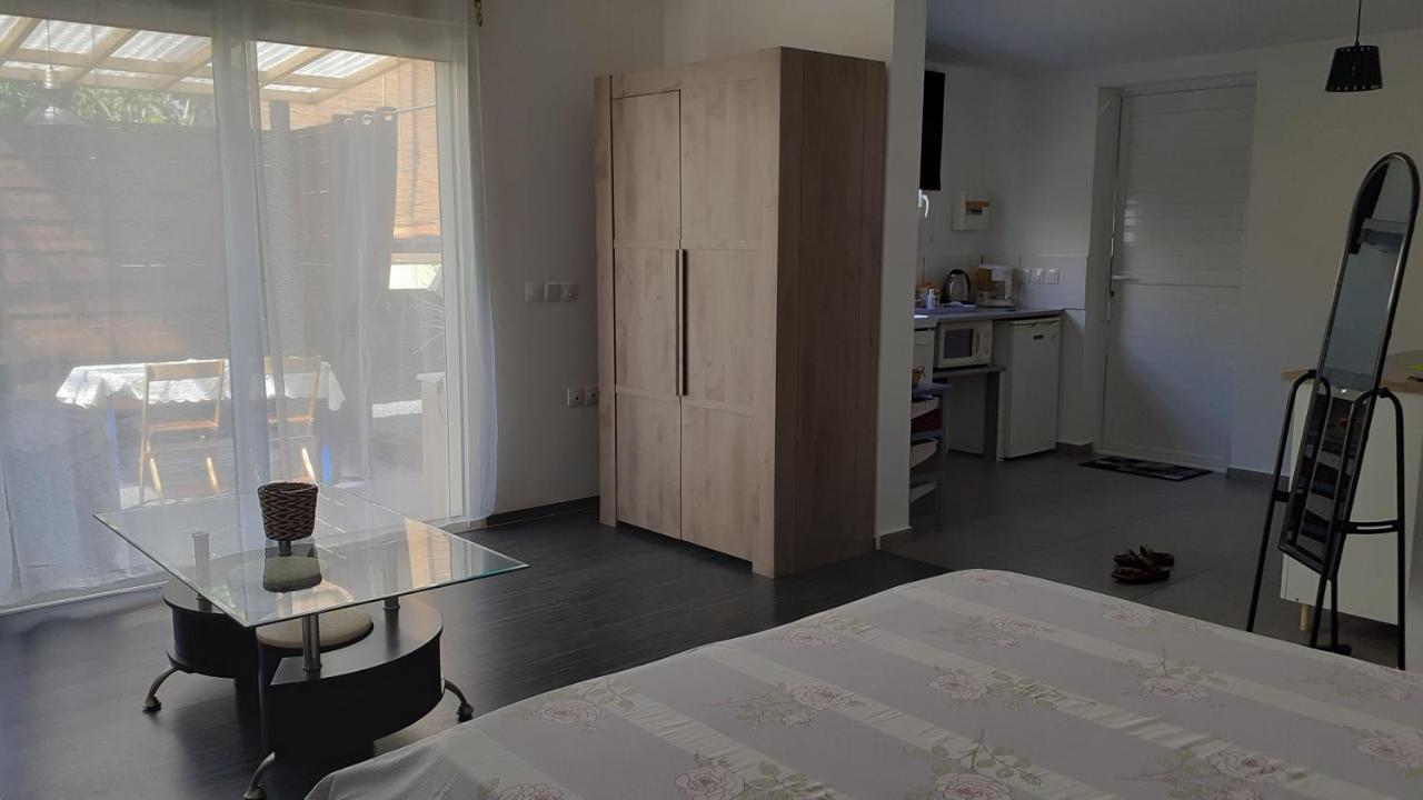 Un Jour Ailleurs Apartment Saint Pierre Exterior photo